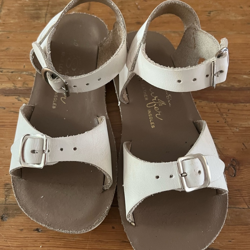 SALT WATER by HOY Sun Sans white leather
sandals Size 10